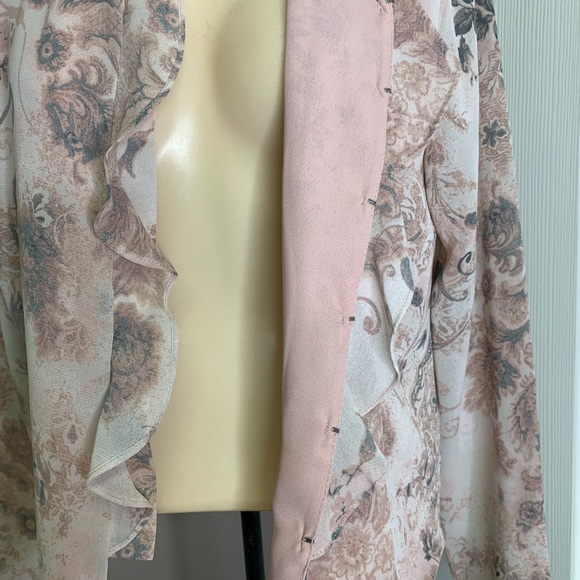 PENDELTON SHEER FLORAL RUFFLE BLOUSE 8 PET… - Picture 7 of 8